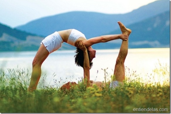 Beneficios de hacer yoga con la pareja