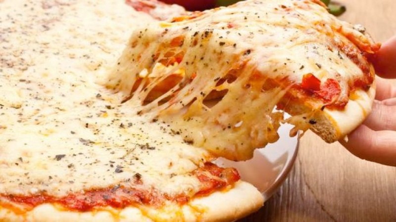 ¿Cuál es el mejor queso para hacer pizza en casa?