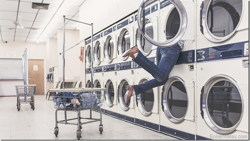 Guía para novatas: Cómo lavar la ropa en la lavadora
