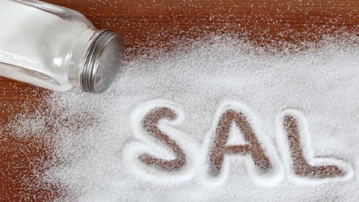Consejos para limpiar tu casa con sal
